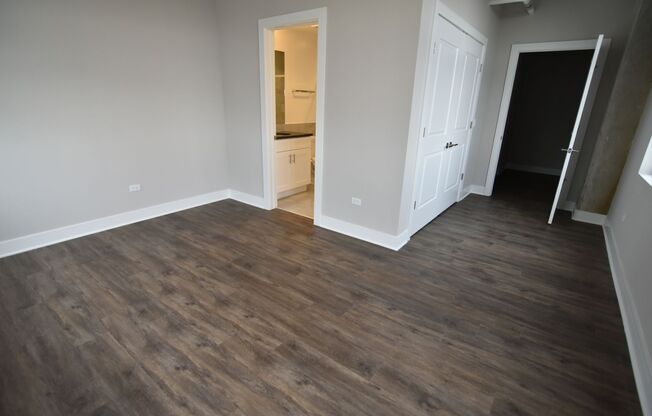 2 beds, 2 baths, 976 sqft, $4,275, Unit 3833-722