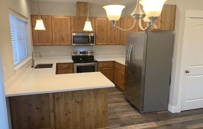 1204 1206 MARIEL PL S