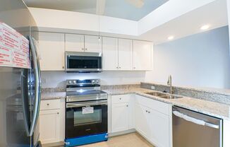 3 beds, 2 baths, $1,900, Unit APARTMENT 102