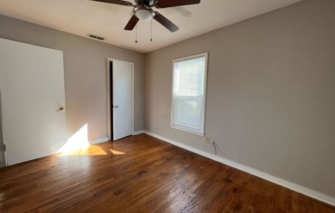 2 beds, 1 bath, $1,195