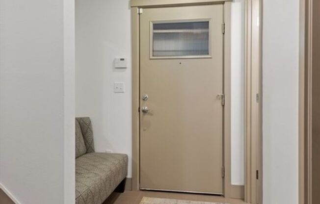 2Bd/1.75Ba Seattle Townhouse