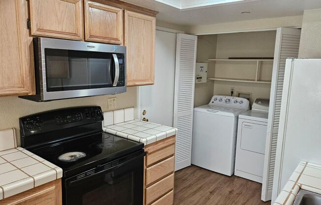 2 beds, 1 bath, $2,590