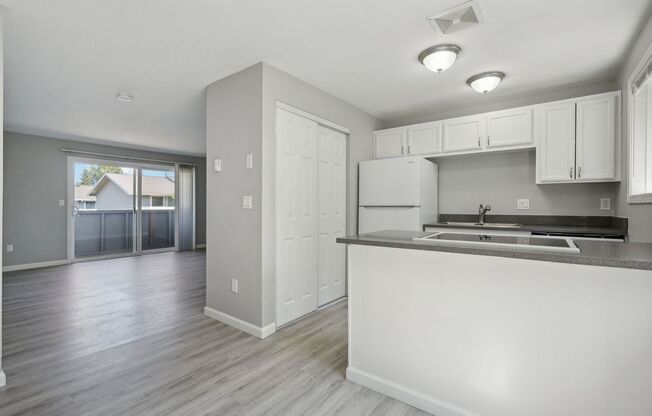 2 beds, 1 bath, 800 sqft, $1,495, Unit 17