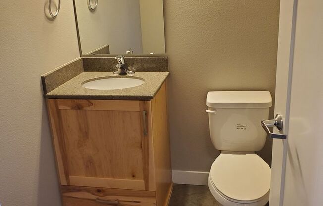 3 beds, 2.5 baths, $2,250, Unit 307