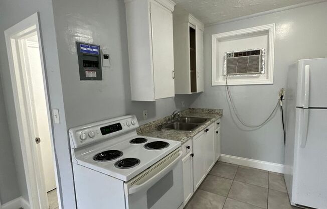 Studio, 1 bath, 600 sqft, $800, Unit 226