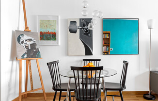 318 KNICKERBOCKER AVE