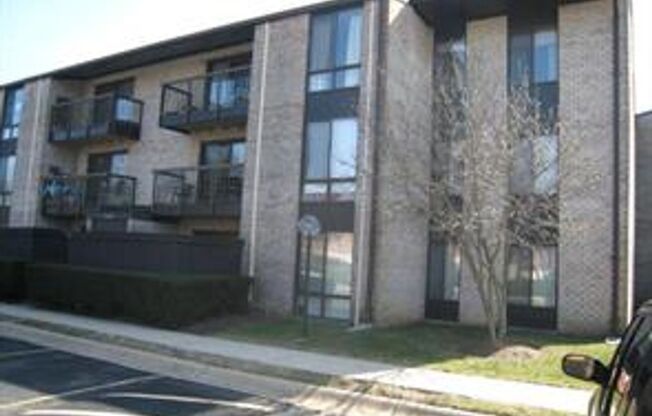 2 beds, 2 baths, $1,850, Unit # 302