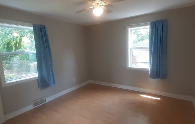 3 beds, 1 bath, $1,595