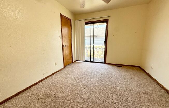 2 beds, 1.5 baths, $895, Unit # 30