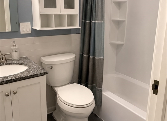 2 beds, 2 baths, 956 sqft, $3,800, Unit 701