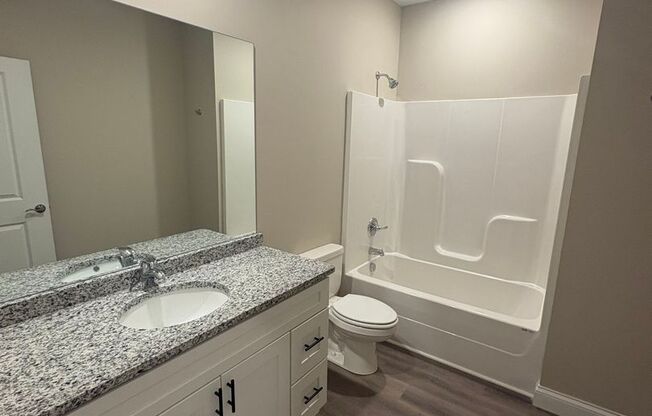 2 beds, 1 bath, 950 sqft, $1,000, Unit 234