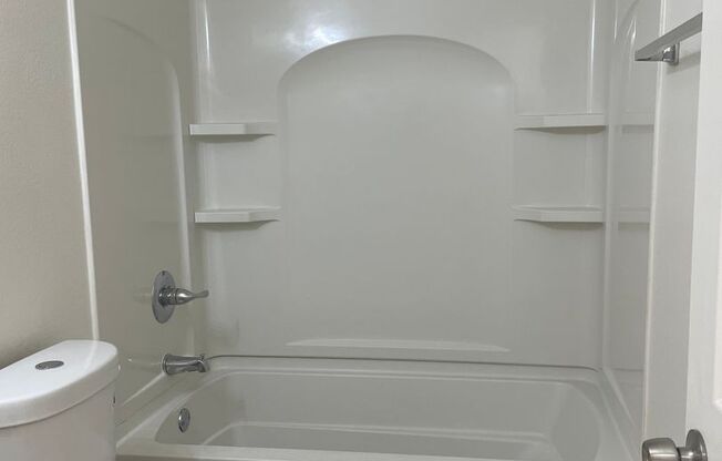 2 beds, 1 bath, 830 sqft, $1,160, Unit A