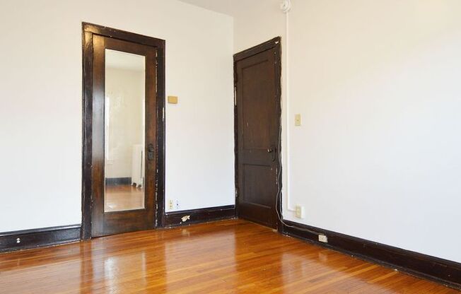 1 bed, 1 bath, 425 sqft, $955, Unit 7 - 36