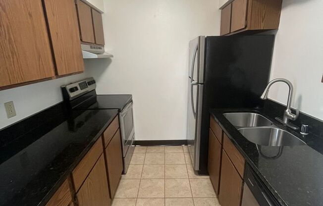2 beds, 1 bath, 950 sqft, $1,700, Unit 7579CD - HPCI, II