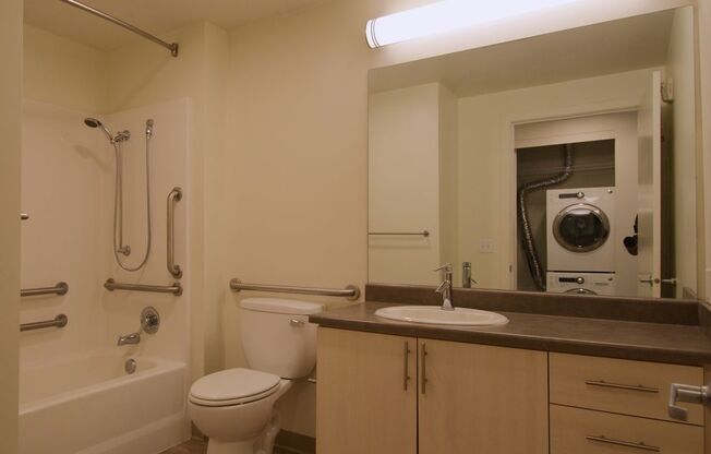 Studio, 1 bath, 521 sqft, $1,351, Unit 305IQ