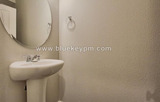 3 Bed, 2.5 Baths Home in East Vancouver at NE 18th Street / NE 112th Ave.
