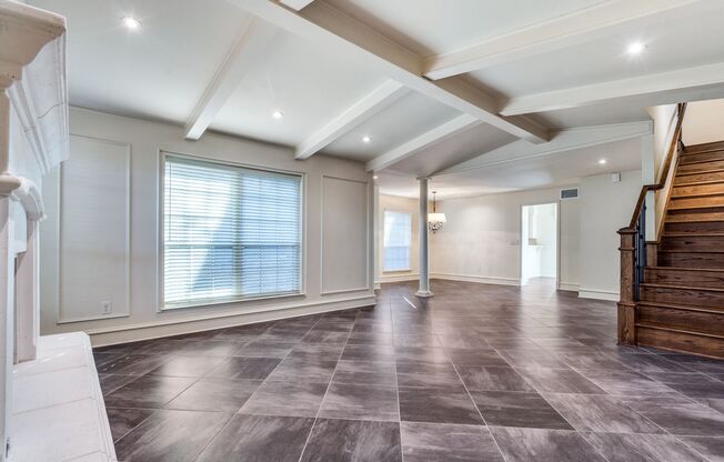 Charming Custom Duplex in Prestigious Preston Hollow, Close to NorthPark