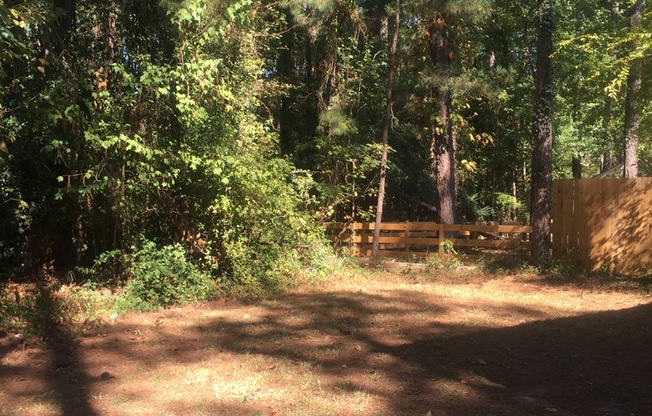 310 Park Leaf (interior photos coming soon): NEWLY-REMODELED 3BD, 2.5BA home with 1-car garage on wooded lot in cul-de-sac for rent in Peachtree City! AVAILABLE AUGUST 2025!