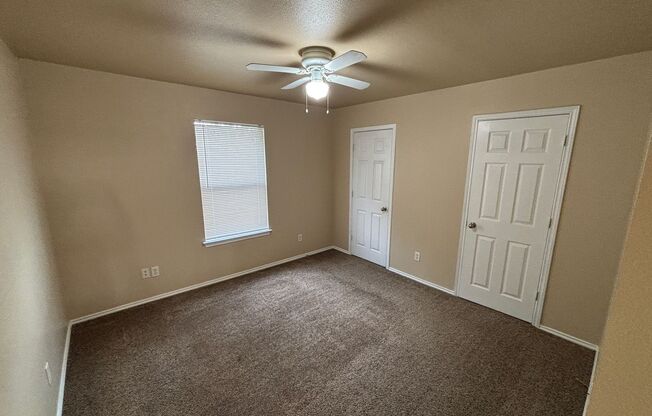 3 beds, 2.5 baths, $1,045, Unit 10718 Mathom Lndg Unit 2