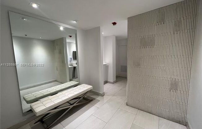2 beds, 2 baths, 1,030 sqft, $4,000, Unit 5161 Collins Ave appt 1711