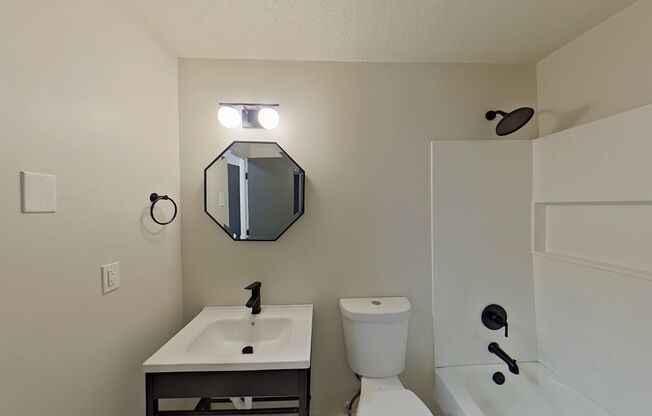 1 bed, 1 bath, 469 sqft, $1,312, Unit 27A