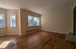 550 W Aldine Ave