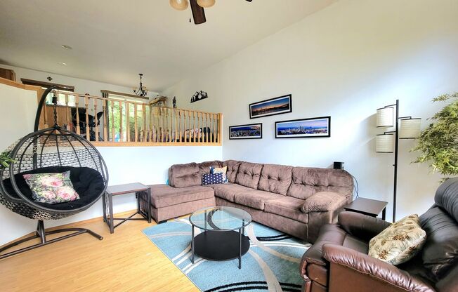 Sunny and bright 3 bed on a large fully fenced corner lot!