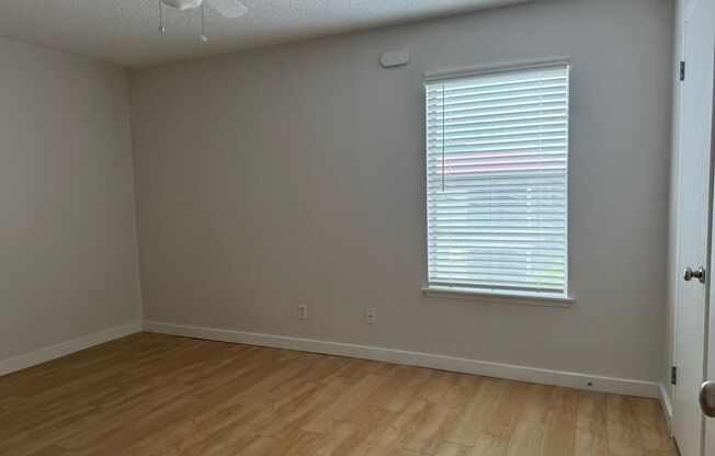 1 bed, 1 bath, 700 sqft, $1,025, Unit LAW9-209