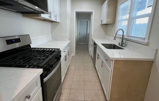 2 beds, 1 bath, 900 sqft, $2,600, Unit 844