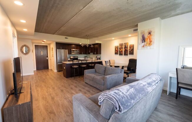 2 beds, 1 bath, 826 sqft, $2,500, Unit 709
