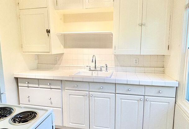 N0108 - Laurelview Apartments