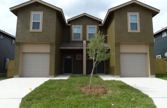 3 beds, 2.5 baths, $1,495