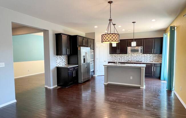 25104 E PINEWOOD PL