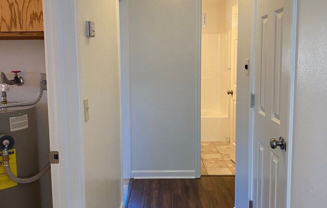 2 beds, 1 bath, $1,195