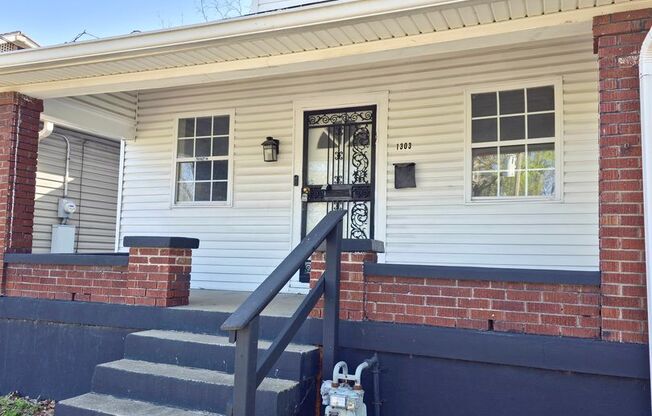 Spacious Three Bedroom House - MOVE IN TODAY!