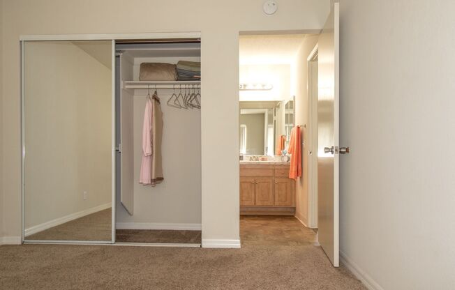 2 beds, 2 baths, 975 sqft, $2,950, Unit G-10
