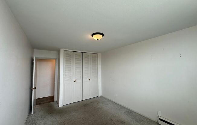 3 beds, 1 bath, $1,625, Unit 308