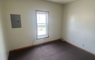 3 beds, 1 bath, $750, Unit #2