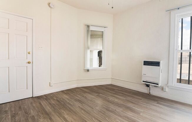 1 bed, 1 bath, 336 sqft, $1,553.75, Unit 819-05