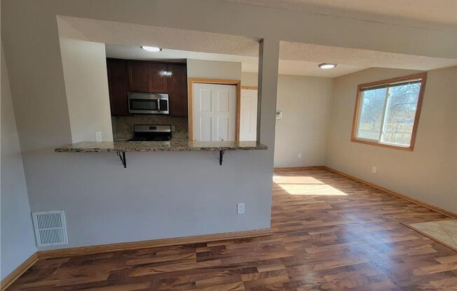 3 beds, 2 baths, $2,095