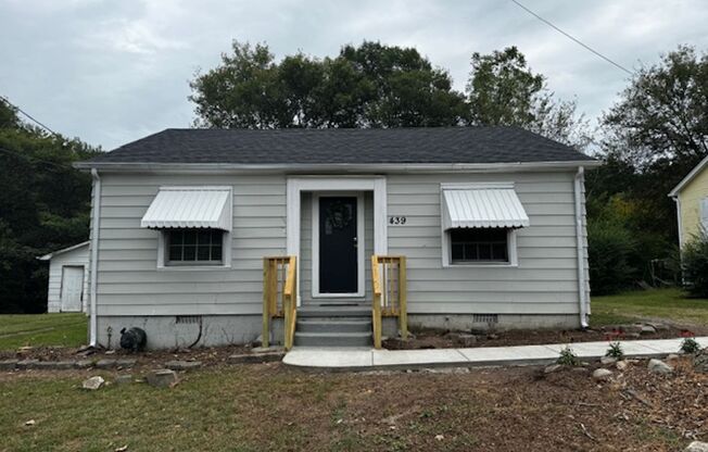 2 Bedroom 1 Bath House with garage