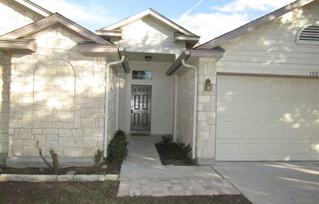 122 Little Lake 78634 | 4 bed 2 bath  $1995 Available May 2026