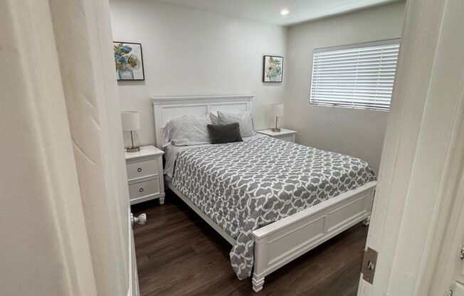 1 bed, 1 bath, 450 sqft, $2,375, Unit 15