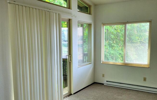 2 beds, 1 bath, 950 sqft, $2,495, Unit 39