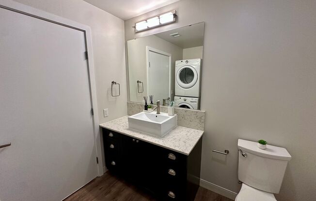 Studio, 1 bath, 430 sqft, $1,800, Unit Unit 712