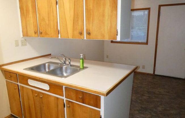 1 bed, 1 bath, $1,150, Unit 07