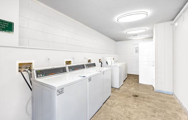 2 beds, 1 bath, 759 sqft, $999, Unit J 5