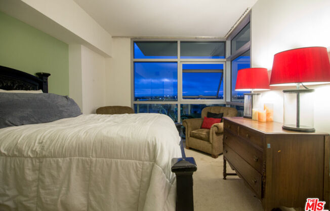 1 bed, 1.5 baths, 959 sqft, $4,495, Unit 719