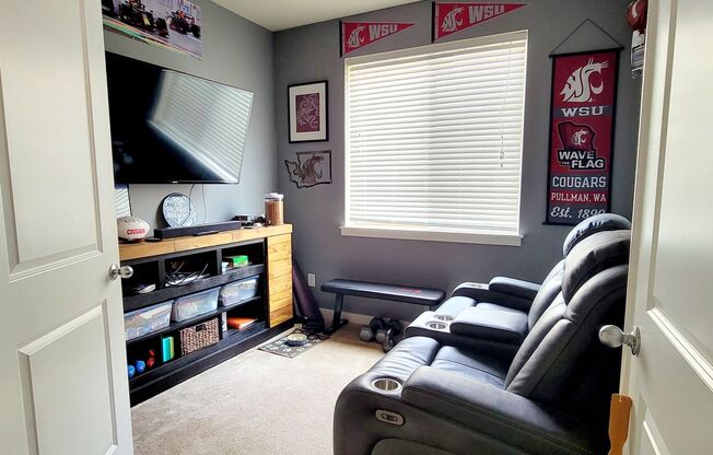 Bright, Spacious 4 bedroom in Poulsbo
