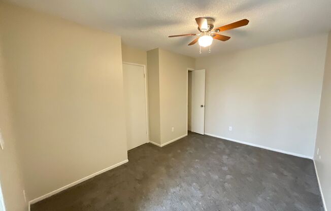 2 beds, 1 bath, 950 sqft, $2,295, Unit A